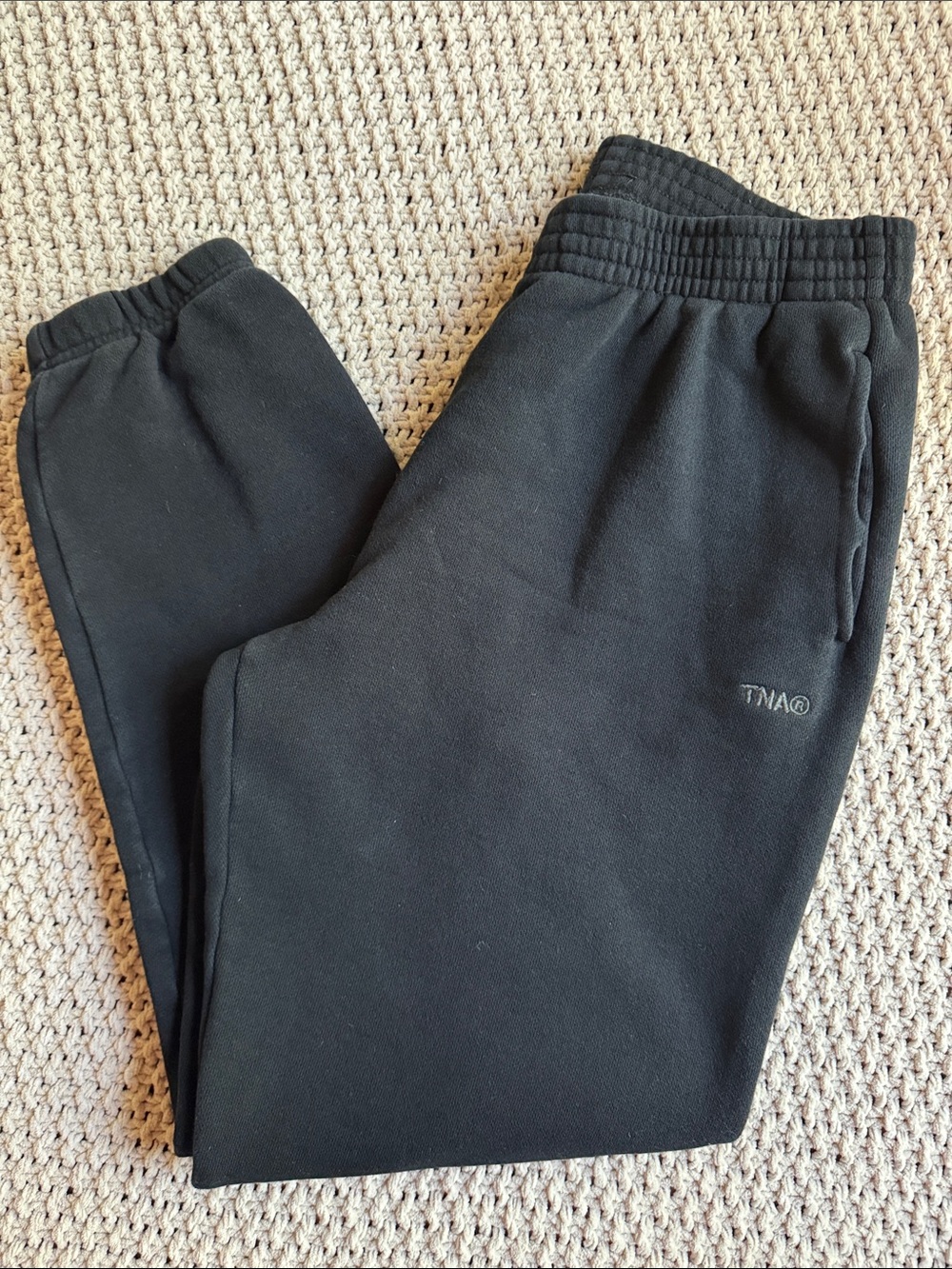 ARITZIA TNA Cozy Fleece Perfect Fit Sweatpants, size XS. Like new!